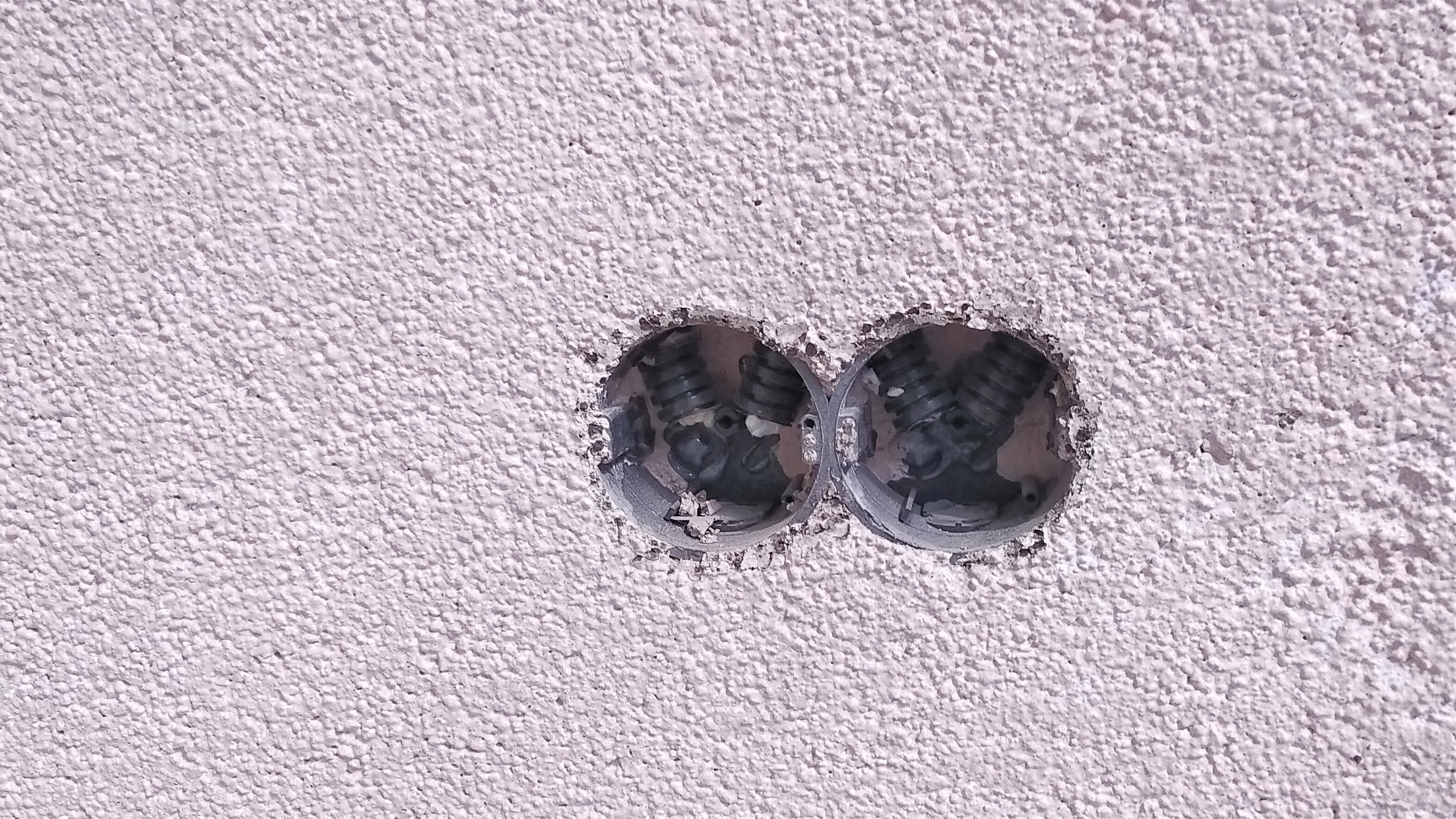 Ďalší detail na elektroinštaláciu.
